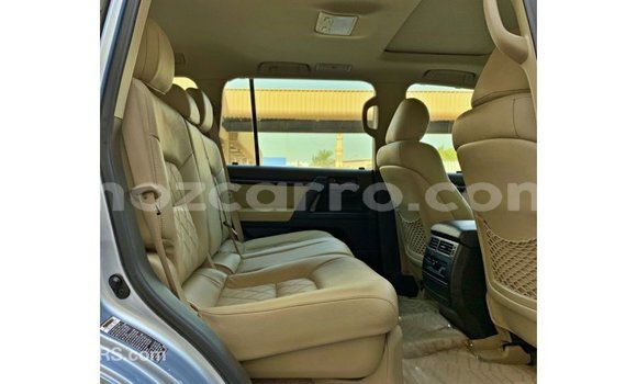 Tenga Imported Toyota Land Cruiser Bhuruu Mota in Import - Dubai in Cabo Delgado Tenga Imported Toyota Land Cruiser Bhuruu Mota in Import - Dubai in Cabo Delgado