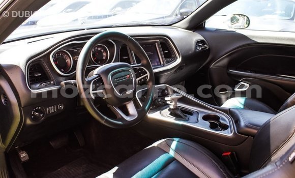 Tenga Imported Dodge Challenger Zvimwe Mota in Import - Dubai in Cabo Delgado Tenga Imported Dodge Challenger Zvimwe Mota in Import - Dubai in Cabo Delgado