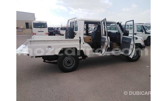 Tenga Imported Toyota Land Cruiser Chena Mota in Import - Dubai in Cabo Delgado Tenga Imported Toyota Land Cruiser Chena Mota in Import - Dubai in Cabo Delgado