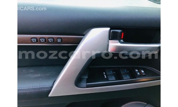 Nunua Imported Toyota Land Cruiser Nyeusi Gari ndani ya Import - Dubai nchini Cabo Delgado Nunua Imported Toyota Land Cruiser Nyeusi Gari ndani ya Import - Dubai nchini Cabo Delgado