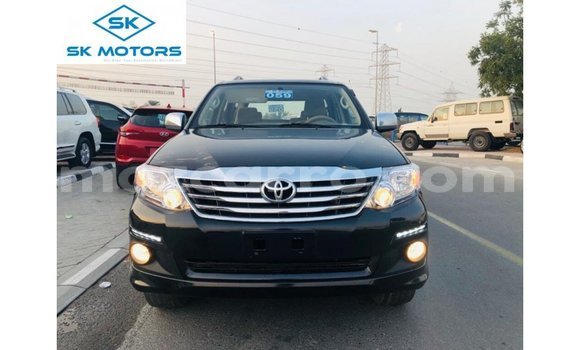 Comprar Importar Toyota Fortuner Preto Carro em Import - Dubai em Cabo Delgado