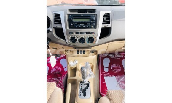 Nunua Imported Toyota Fortuner Nyeupe Gari ndani ya Import - Dubai nchini Cabo Delgado Nunua Imported Toyota Fortuner Nyeupe Gari ndani ya Import - Dubai nchini Cabo Delgado