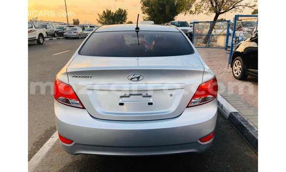 Comprar Importar Hyundai Accent De outros Carro em Import - Dubai em Cabo Delgado Comprar Importar Hyundai Accent De outros Carro em Import - Dubai em Cabo Delgado