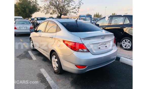 Comprar Importar Hyundai Accent De outros Carro em Import - Dubai em Cabo Delgado Comprar Importar Hyundai Accent De outros Carro em Import - Dubai em Cabo Delgado