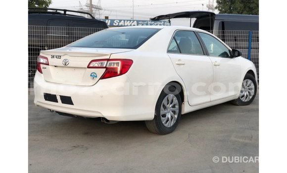 Nunua Imported Toyota Camry Nyeupe Gari ndani ya Import - Dubai nchini Cabo Delgado Nunua Imported Toyota Camry Nyeupe Gari ndani ya Import - Dubai nchini Cabo Delgado