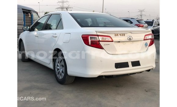 Nunua Imported Toyota Camry Nyeupe Gari ndani ya Import - Dubai nchini Cabo Delgado Nunua Imported Toyota Camry Nyeupe Gari ndani ya Import - Dubai nchini Cabo Delgado