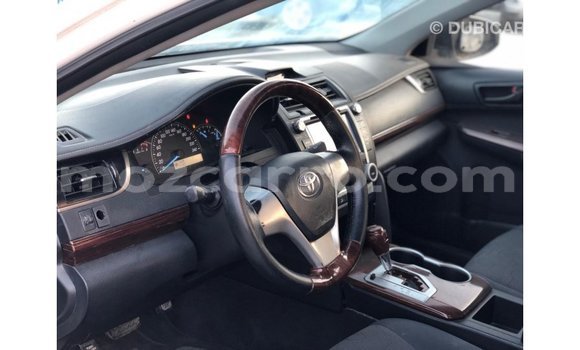 Nunua Imported Toyota Camry Nyeupe Gari ndani ya Import - Dubai nchini Cabo Delgado Nunua Imported Toyota Camry Nyeupe Gari ndani ya Import - Dubai nchini Cabo Delgado