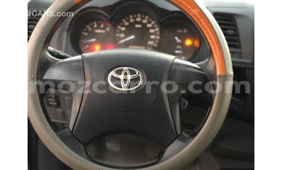 Nunua Imported Toyota Hilux Nyeusi Gari ndani ya Import - Dubai nchini Cabo Delgado Nunua Imported Toyota Hilux Nyeusi Gari ndani ya Import - Dubai nchini Cabo Delgado
