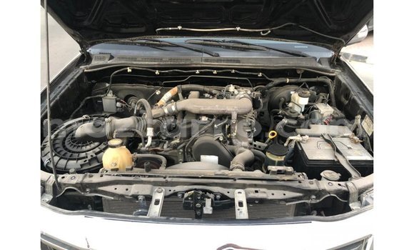 Nunua Imported Toyota Hilux Nyeusi Gari ndani ya Import - Dubai nchini Cabo Delgado Nunua Imported Toyota Hilux Nyeusi Gari ndani ya Import - Dubai nchini Cabo Delgado