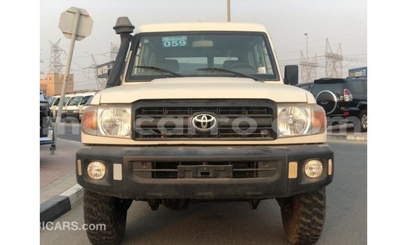 Nunua Imported Toyota Land Cruiser Nyeupe Gari ndani ya Import - Dubai nchini Cabo Delgado Nunua Imported Toyota Land Cruiser Nyeupe Gari ndani ya Import - Dubai nchini Cabo Delgado