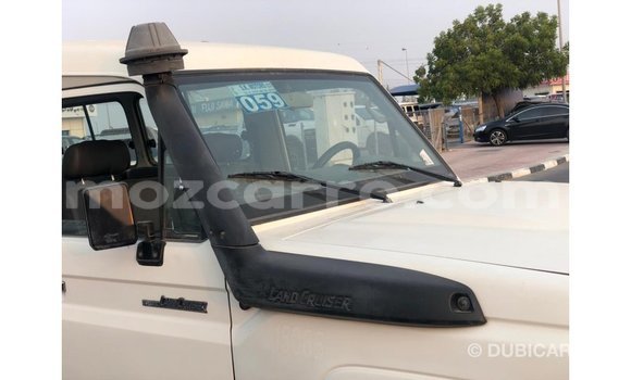 Nunua Imported Toyota Land Cruiser Nyeupe Gari ndani ya Import - Dubai nchini Cabo Delgado Nunua Imported Toyota Land Cruiser Nyeupe Gari ndani ya Import - Dubai nchini Cabo Delgado