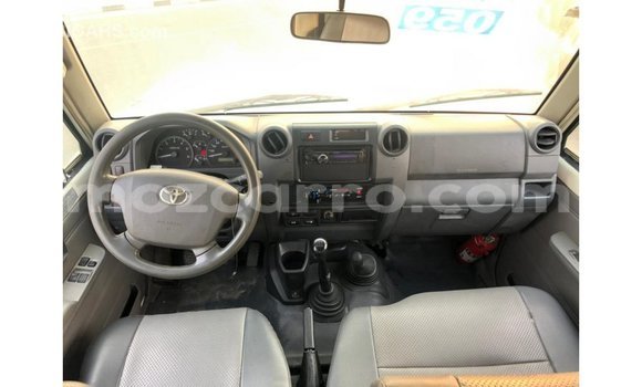 Nunua Imported Toyota Land Cruiser Nyeupe Gari ndani ya Import - Dubai nchini Cabo Delgado Nunua Imported Toyota Land Cruiser Nyeupe Gari ndani ya Import - Dubai nchini Cabo Delgado