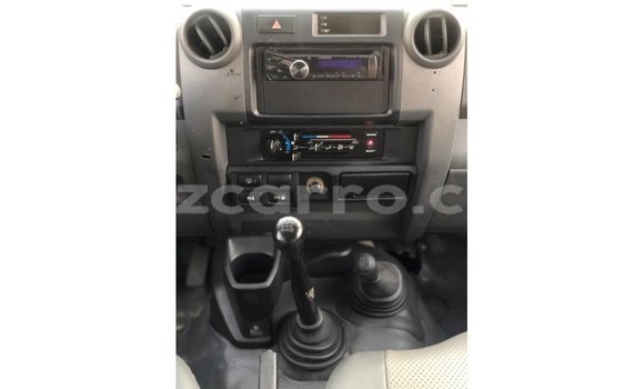 Nunua Imported Toyota Land Cruiser Nyeupe Gari ndani ya Import - Dubai nchini Cabo Delgado Nunua Imported Toyota Land Cruiser Nyeupe Gari ndani ya Import - Dubai nchini Cabo Delgado