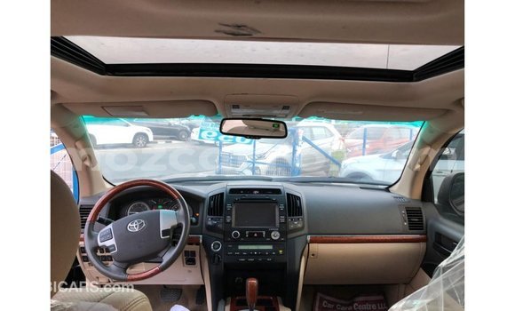 Tenga Imported Toyota Land Cruiser Nhema Mota in Import - Dubai in Cabo Delgado Tenga Imported Toyota Land Cruiser Nhema Mota in Import - Dubai in Cabo Delgado