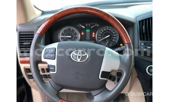 Tenga Imported Toyota Land Cruiser Nhema Mota in Import - Dubai in Cabo Delgado Tenga Imported Toyota Land Cruiser Nhema Mota in Import - Dubai in Cabo Delgado
