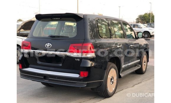 Nunua Imported Toyota Land Cruiser Nyeusi Gari ndani ya Import - Dubai nchini Cabo Delgado Nunua Imported Toyota Land Cruiser Nyeusi Gari ndani ya Import - Dubai nchini Cabo Delgado