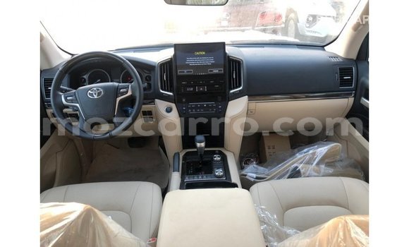 Nunua Imported Toyota Land Cruiser Nyeusi Gari ndani ya Import - Dubai nchini Cabo Delgado Nunua Imported Toyota Land Cruiser Nyeusi Gari ndani ya Import - Dubai nchini Cabo Delgado