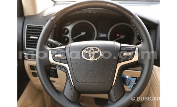 Nunua Imported Toyota Land Cruiser Nyeusi Gari ndani ya Import - Dubai nchini Cabo Delgado Nunua Imported Toyota Land Cruiser Nyeusi Gari ndani ya Import - Dubai nchini Cabo Delgado