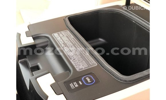 Nunua Imported Toyota Land Cruiser Nyeusi Gari ndani ya Import - Dubai nchini Cabo Delgado Nunua Imported Toyota Land Cruiser Nyeusi Gari ndani ya Import - Dubai nchini Cabo Delgado