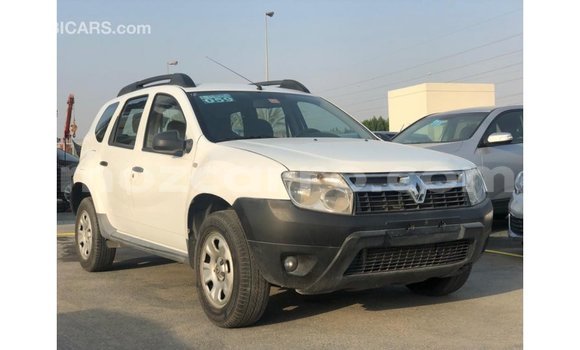 Nunua Imported Renault Duster Nyeupe Gari ndani ya Import - Dubai nchini Cabo Delgado Nunua Imported Renault Duster Nyeupe Gari ndani ya Import - Dubai nchini Cabo Delgado