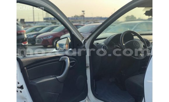 Nunua Imported Renault Duster Nyeupe Gari ndani ya Import - Dubai nchini Cabo Delgado Nunua Imported Renault Duster Nyeupe Gari ndani ya Import - Dubai nchini Cabo Delgado