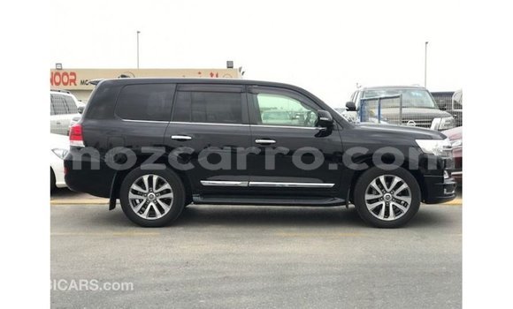 Nunua Imported Toyota Land Cruiser Nyeusi Gari ndani ya Import - Dubai nchini Cabo Delgado Nunua Imported Toyota Land Cruiser Nyeusi Gari ndani ya Import - Dubai nchini Cabo Delgado