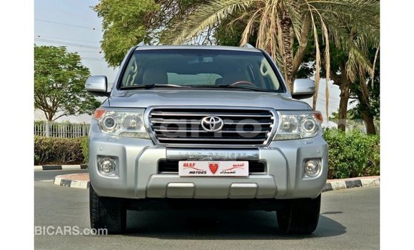 Tenga Imported Toyota Land Cruiser Zvimwe Mota in Import - Dubai in Cabo Delgado Tenga Imported Toyota Land Cruiser Zvimwe Mota in Import - Dubai in Cabo Delgado