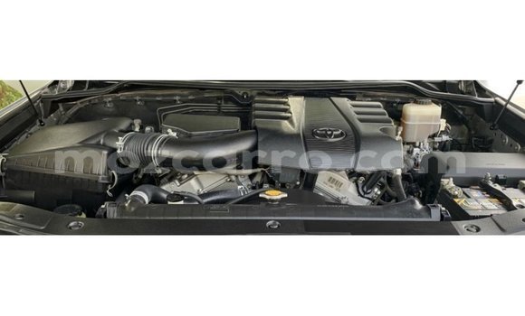 Tenga Imported Toyota Land Cruiser Zvimwe Mota in Import - Dubai in Cabo Delgado Tenga Imported Toyota Land Cruiser Zvimwe Mota in Import - Dubai in Cabo Delgado