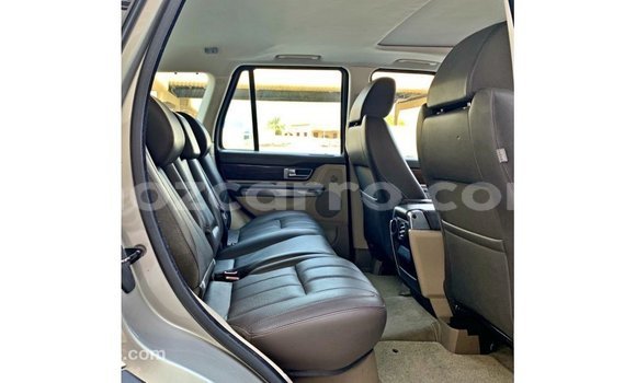 Tenga Imported Land Rover Range Rover Zvimwe Mota in Import - Dubai in Cabo Delgado Tenga Imported Land Rover Range Rover Zvimwe Mota in Import - Dubai in Cabo Delgado