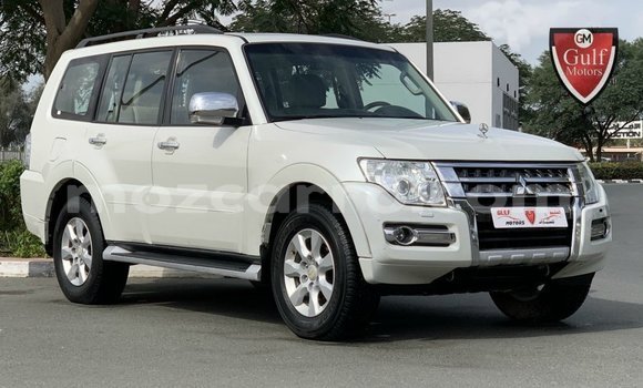 Comprar Importar Mitsubishi Pajero Branco Carro em Import - Dubai em Cabo Delgado