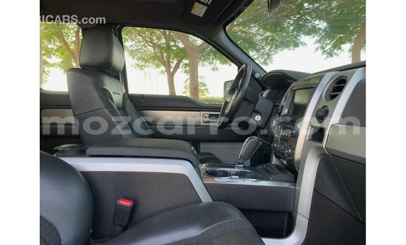 Tenga Imported Ford Club Wagon Beige Mota in Import - Dubai in Cabo Delgado Tenga Imported Ford Club Wagon Beige Mota in Import - Dubai in Cabo Delgado