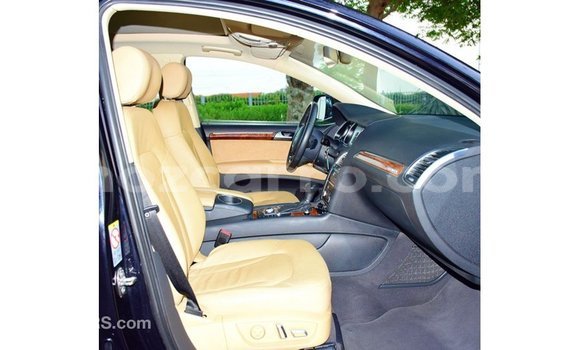 Tenga Imported Audi Q7 Nhema Mota in Import - Dubai in Cabo Delgado Tenga Imported Audi Q7 Nhema Mota in Import - Dubai in Cabo Delgado