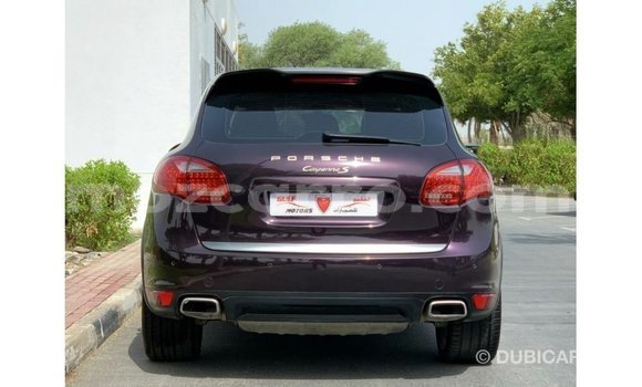 Tenga Imported Porsche Cayenne Zvimwe Mota in Import - Dubai in Cabo Delgado Tenga Imported Porsche Cayenne Zvimwe Mota in Import - Dubai in Cabo Delgado