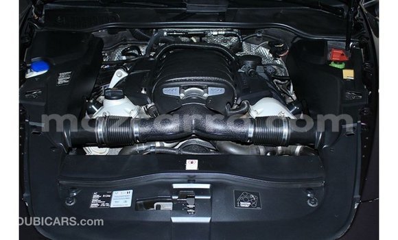 Tenga Imported Porsche Cayenne Zvimwe Mota in Import - Dubai in Cabo Delgado Tenga Imported Porsche Cayenne Zvimwe Mota in Import - Dubai in Cabo Delgado