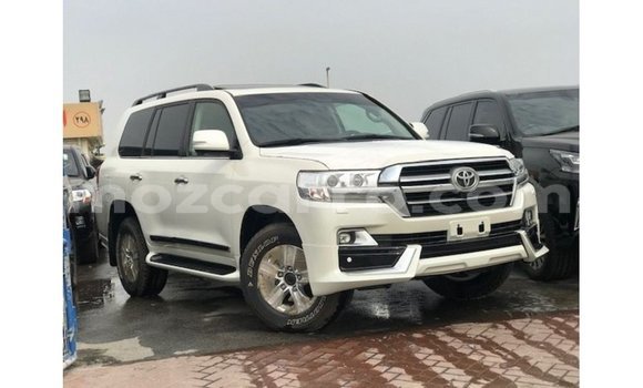 Comprar Importar Toyota Land Cruiser Branco Carro em Import - Dubai em Cabo Delgado