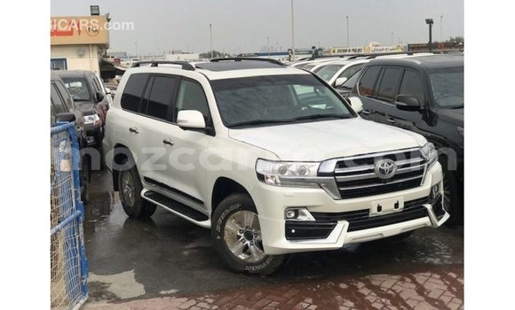 Nunua Imported Toyota Land Cruiser Nyeupe Gari ndani ya Import - Dubai nchini Cabo Delgado Nunua Imported Toyota Land Cruiser Nyeupe Gari ndani ya Import - Dubai nchini Cabo Delgado