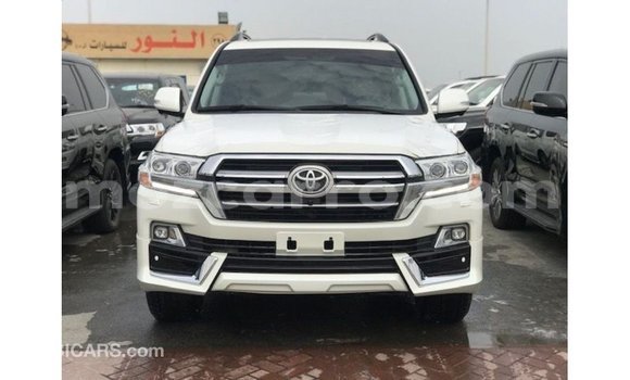 Nunua Imported Toyota Land Cruiser Nyeupe Gari ndani ya Import - Dubai nchini Cabo Delgado Nunua Imported Toyota Land Cruiser Nyeupe Gari ndani ya Import - Dubai nchini Cabo Delgado
