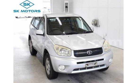 Tenga Imported Toyota RAV4 Zvimwe Mota in Import - Dubai in Cabo Delgado