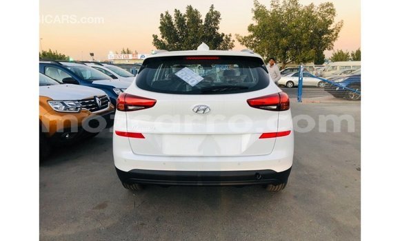 Nunua Imported Hyundai Tucson Nyeupe Gari ndani ya Import - Dubai nchini Cabo Delgado Nunua Imported Hyundai Tucson Nyeupe Gari ndani ya Import - Dubai nchini Cabo Delgado