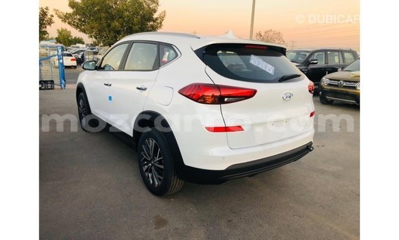 Nunua Imported Hyundai Tucson Nyeupe Gari ndani ya Import - Dubai nchini Cabo Delgado Nunua Imported Hyundai Tucson Nyeupe Gari ndani ya Import - Dubai nchini Cabo Delgado