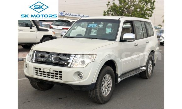 Comprar Importar Mitsubishi Pajero Branco Carro em Import - Dubai em Cabo Delgado