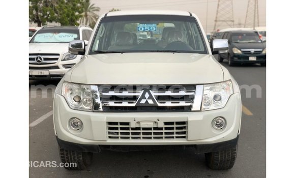 Nunua Imported Mitsubishi Pajero Nyeupe Gari ndani ya Import - Dubai nchini Cabo Delgado Nunua Imported Mitsubishi Pajero Nyeupe Gari ndani ya Import - Dubai nchini Cabo Delgado