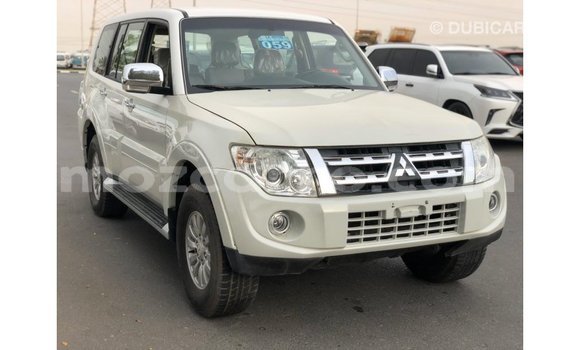 Nunua Imported Mitsubishi Pajero Nyeupe Gari ndani ya Import - Dubai nchini Cabo Delgado Nunua Imported Mitsubishi Pajero Nyeupe Gari ndani ya Import - Dubai nchini Cabo Delgado