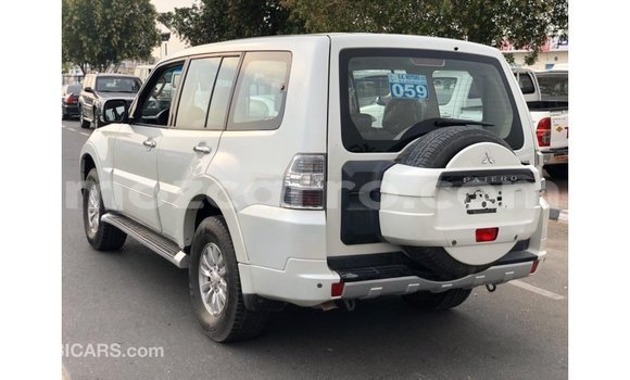 Nunua Imported Mitsubishi Pajero Nyeupe Gari ndani ya Import - Dubai nchini Cabo Delgado Nunua Imported Mitsubishi Pajero Nyeupe Gari ndani ya Import - Dubai nchini Cabo Delgado