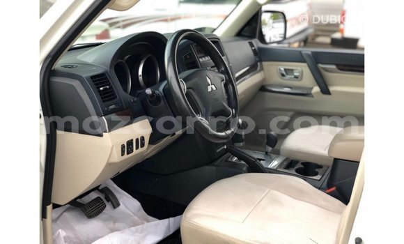 Nunua Imported Mitsubishi Pajero Nyeupe Gari ndani ya Import - Dubai nchini Cabo Delgado Nunua Imported Mitsubishi Pajero Nyeupe Gari ndani ya Import - Dubai nchini Cabo Delgado