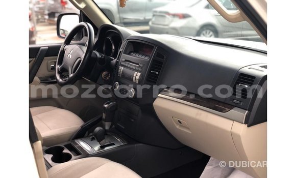 Nunua Imported Mitsubishi Pajero Nyeupe Gari ndani ya Import - Dubai nchini Cabo Delgado Nunua Imported Mitsubishi Pajero Nyeupe Gari ndani ya Import - Dubai nchini Cabo Delgado
