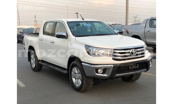Nunua Imported Toyota Hilux Nyeupe Gari ndani ya Import - Dubai nchini Cabo Delgado Nunua Imported Toyota Hilux Nyeupe Gari ndani ya Import - Dubai nchini Cabo Delgado