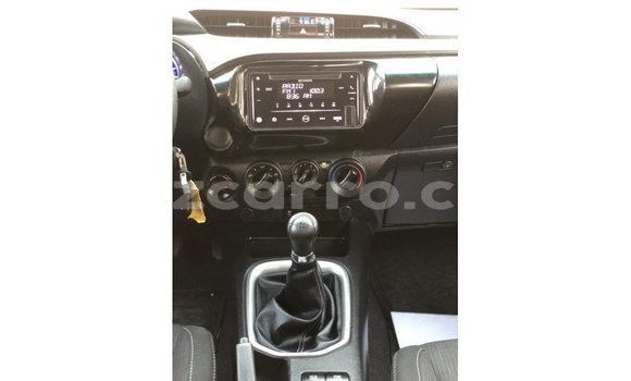 Nunua Imported Toyota Hilux Nyeupe Gari ndani ya Import - Dubai nchini Cabo Delgado Nunua Imported Toyota Hilux Nyeupe Gari ndani ya Import - Dubai nchini Cabo Delgado
