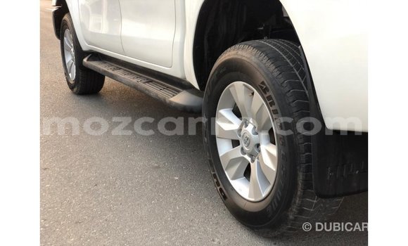Nunua Imported Toyota Hilux Nyeupe Gari ndani ya Import - Dubai nchini Cabo Delgado Nunua Imported Toyota Hilux Nyeupe Gari ndani ya Import - Dubai nchini Cabo Delgado