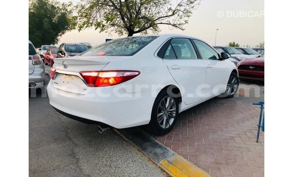 Nunua Imported Toyota Camry Nyeupe Gari ndani ya Import - Dubai nchini Cabo Delgado Nunua Imported Toyota Camry Nyeupe Gari ndani ya Import - Dubai nchini Cabo Delgado